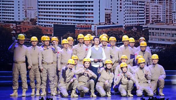 近日，乐天堂fun88集团召开成立70周年庆祝大会，共祝伟大祖国繁荣昌盛、共祝乐天堂fun88集团基业长青，其中，甘肃省交科建设有限公司参演舞台剧《快乐的建设者》为70周年盛典留下交科印迹、增添靓丽色彩，受到一致好评，省级多